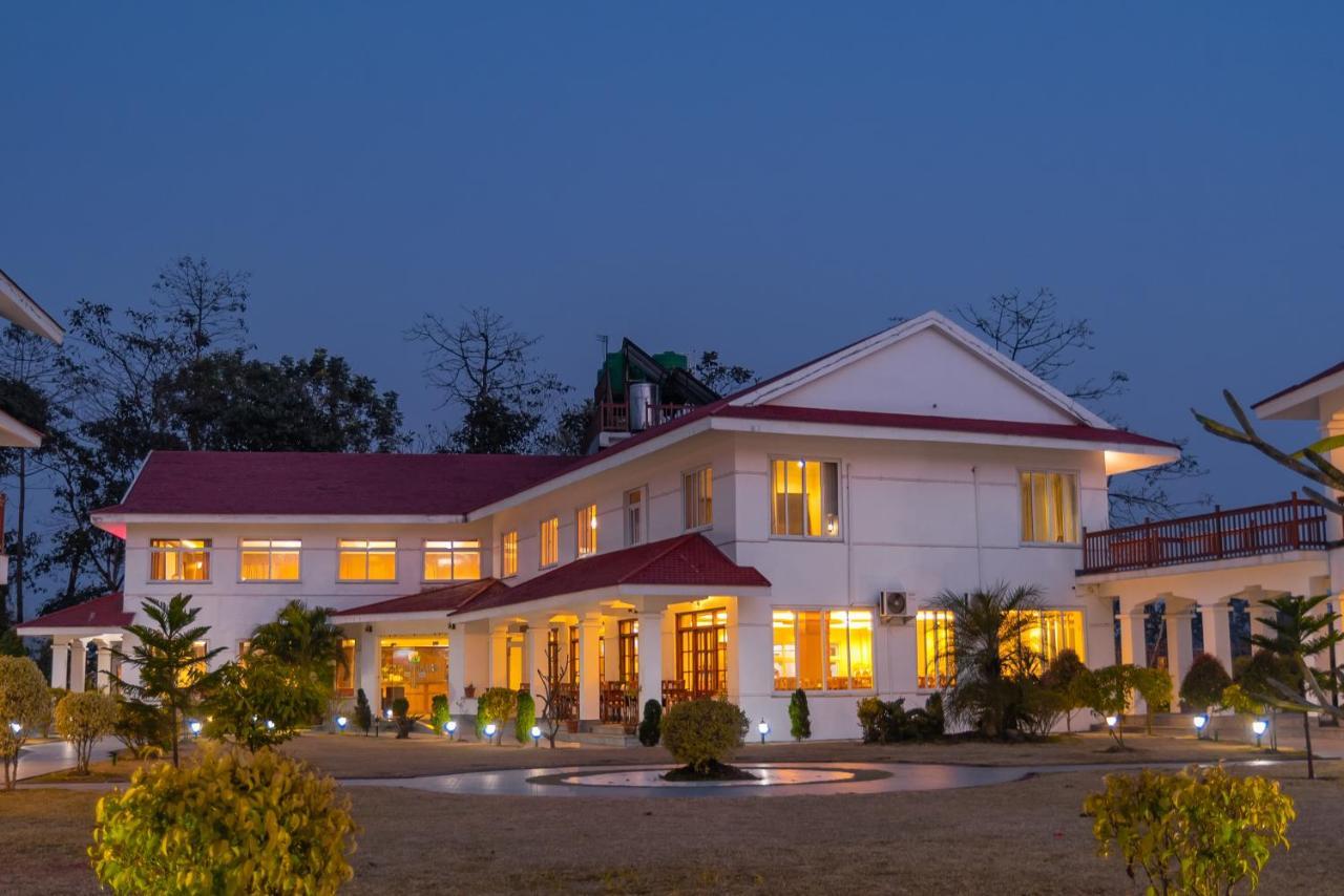 Hotel Earth Light Sauraha Chitwan Eksteriør billede