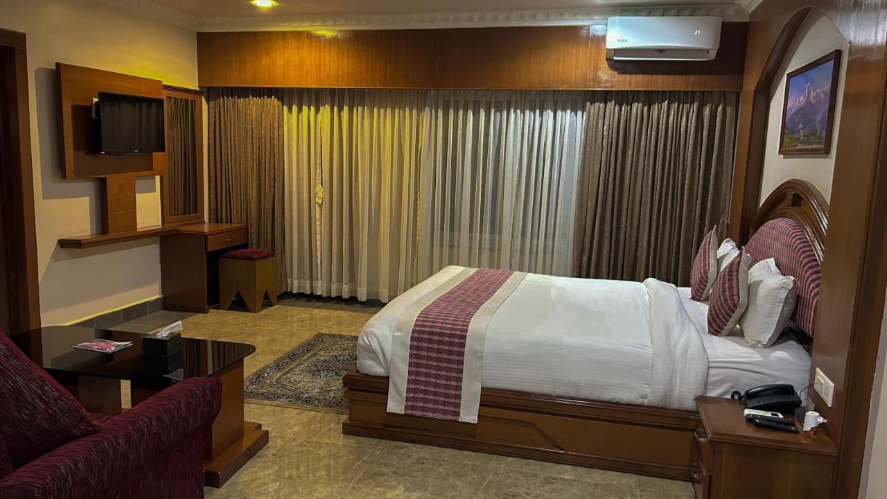 Hotel Earth Light Sauraha Chitwan Eksteriør billede