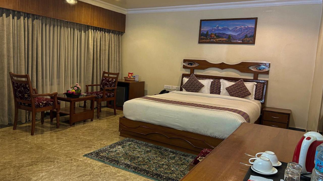 Hotel Earth Light Sauraha Chitwan Eksteriør billede