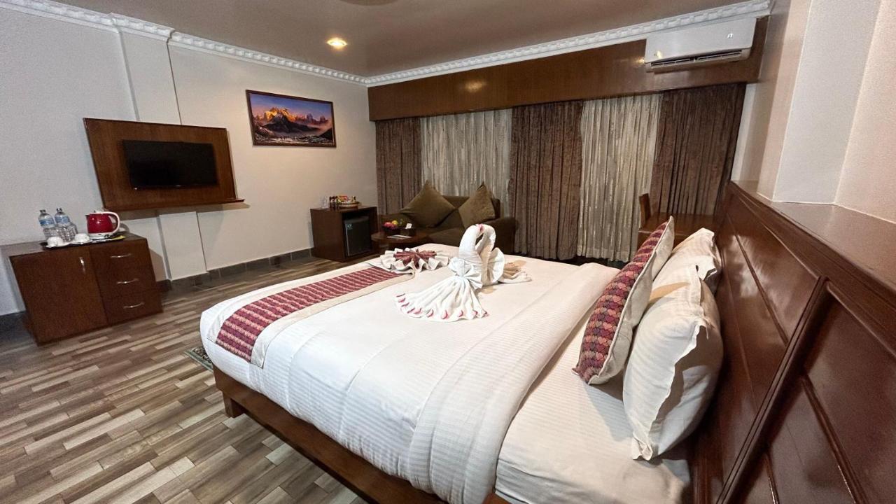 Hotel Earth Light Sauraha Chitwan Eksteriør billede