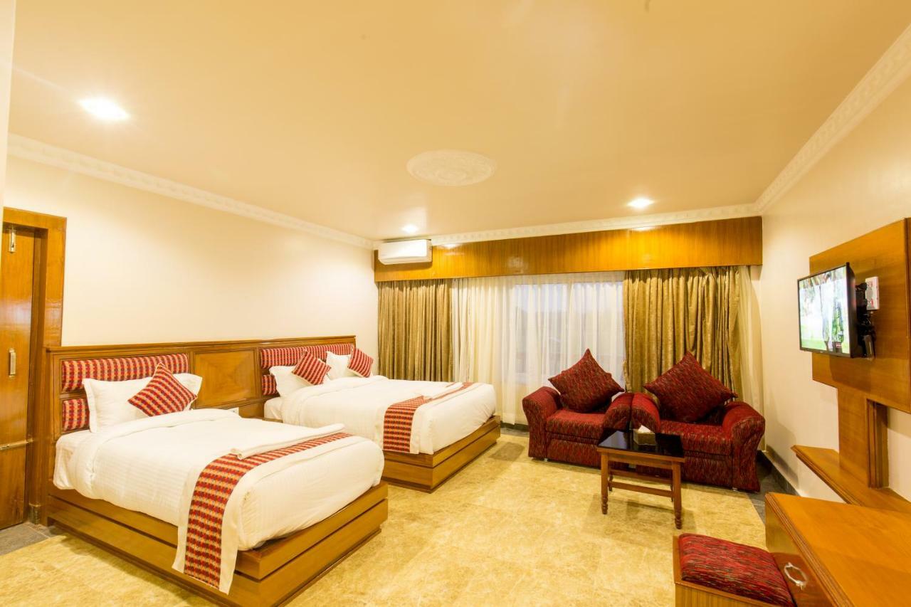 Hotel Earth Light Sauraha Chitwan Eksteriør billede