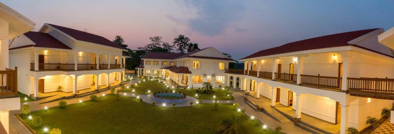 Hotel Earth Light Sauraha Chitwan Eksteriør billede