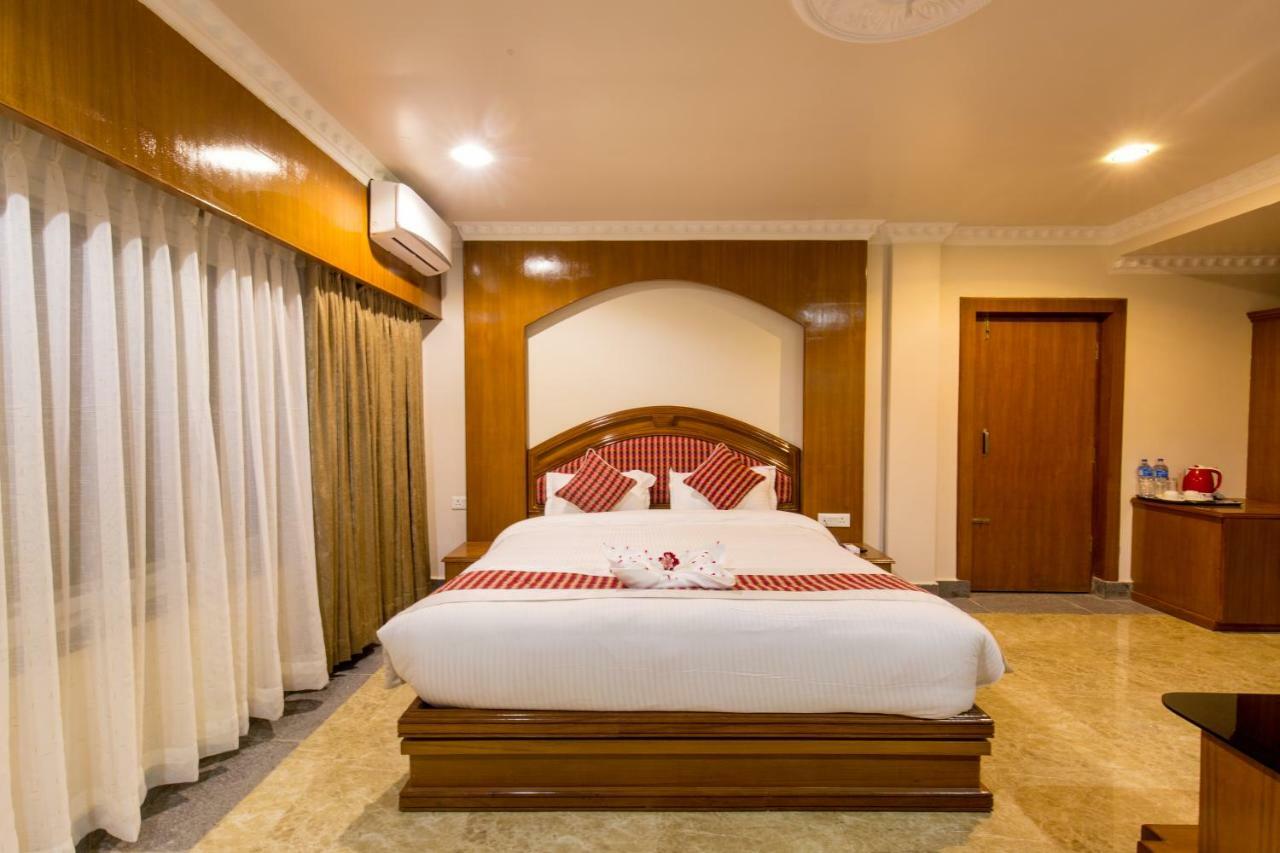 Hotel Earth Light Sauraha Chitwan Eksteriør billede